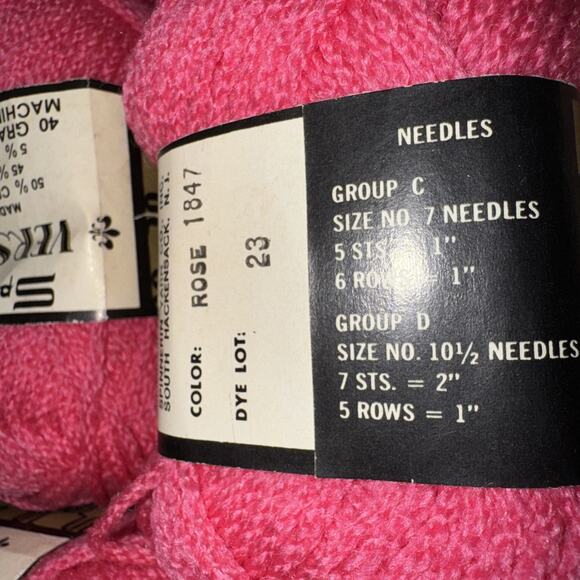 Spinnerin Versatile Made In France Lot of 21 Skeins 40 Grams Rose 1847 NEW - Picture 6 of 8